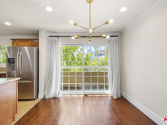5th image of 436 N Oxford Ave APT 106
