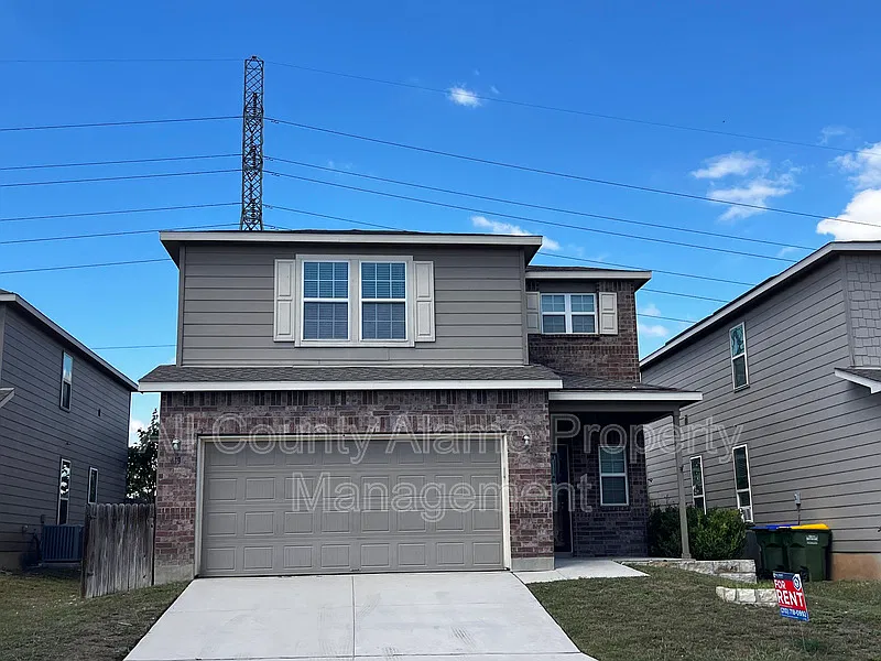 4 bed, 3.0 bath, 2040 sqft, $1,915 — Photo 3