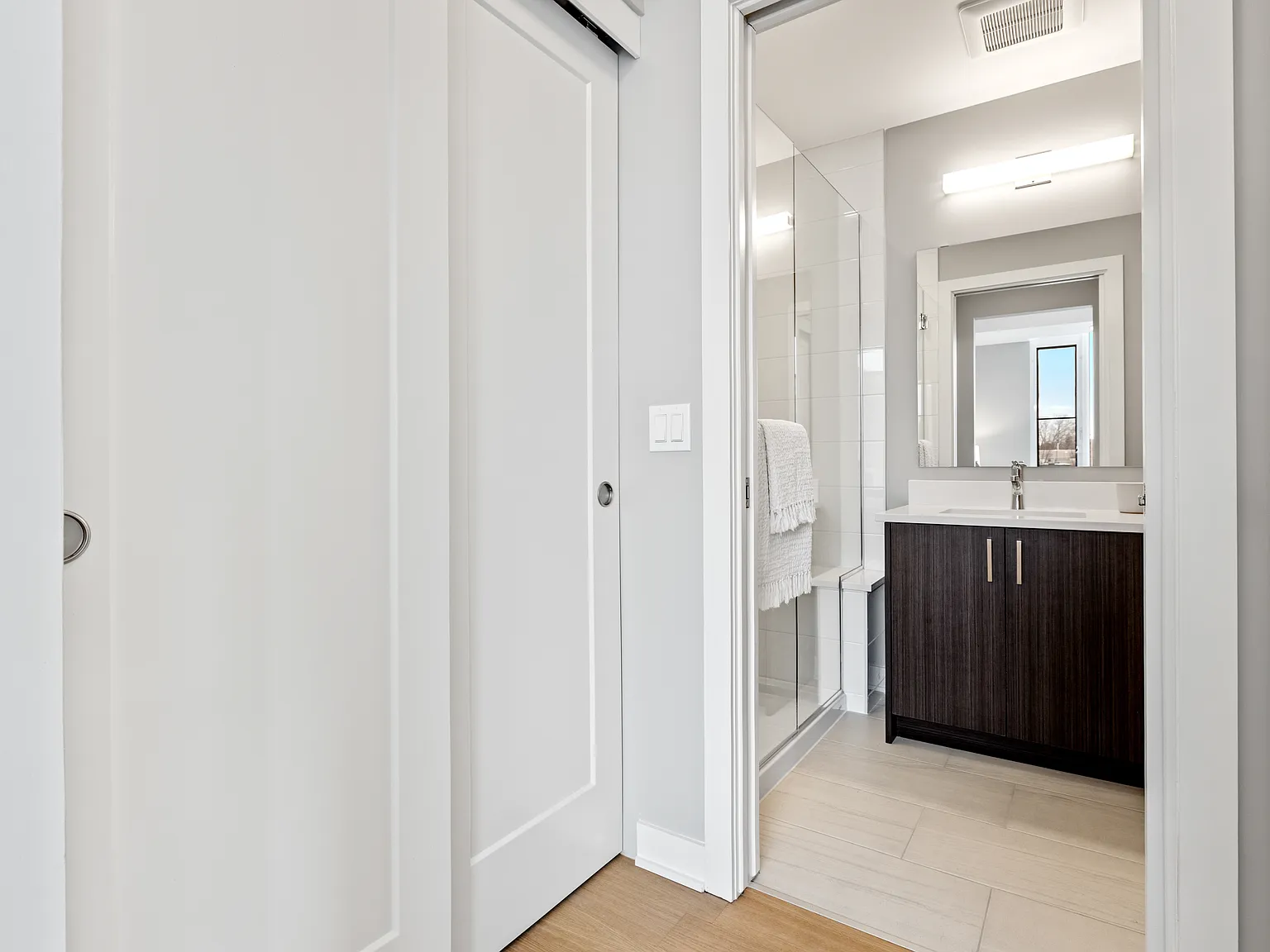 360 Deschatelets Ave — Photo 3