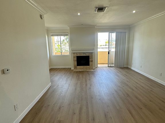 4th image of 1337 S Bundy Dr APT 205
