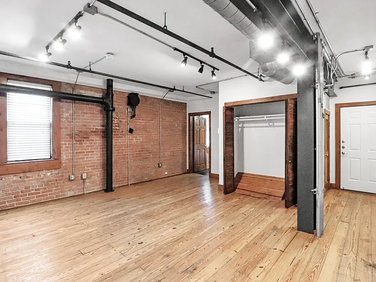 1011 Wood St #201 — Photo 8