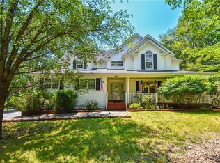 5193 Hilltop Cir, East Stroudsburg, PA
