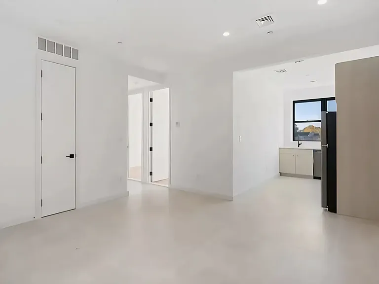 722 Hinsdale St #PENTHOUSE — Photo 1