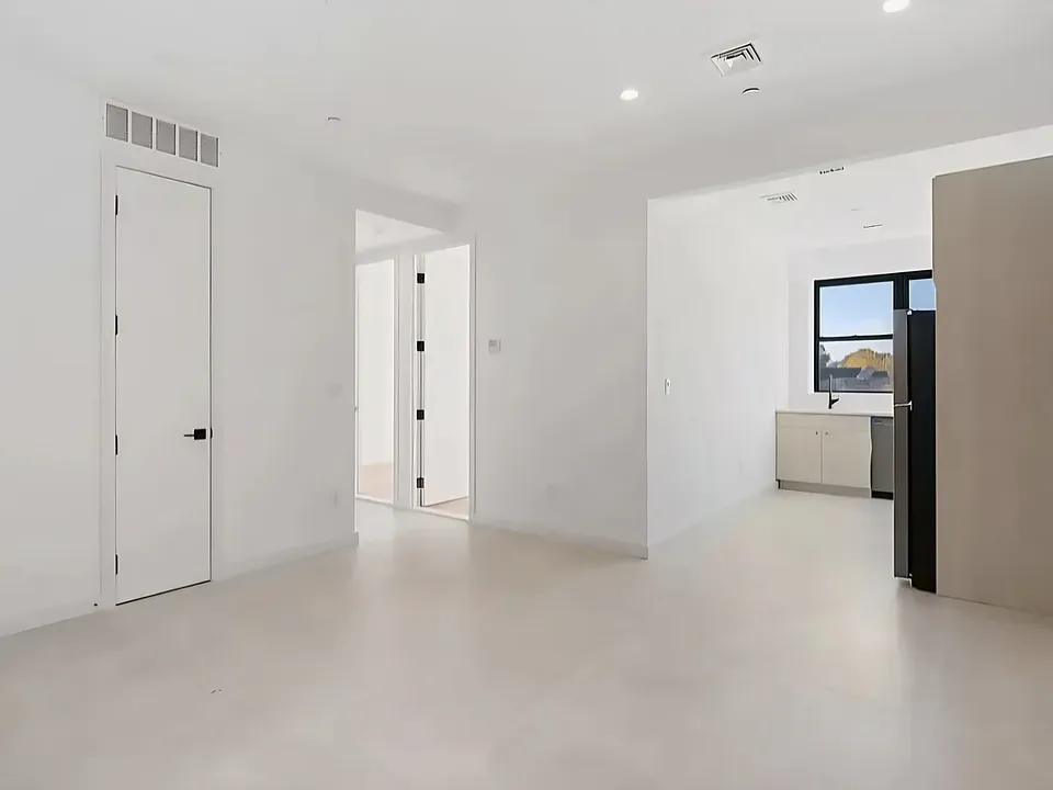 722 Hinsdale St #PENTHOUSE