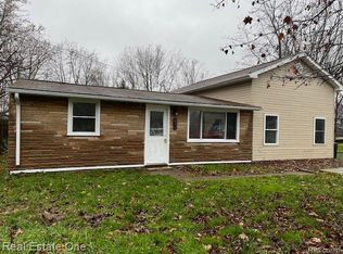 1867 Payson Rd, Walled Lake, MI 48390