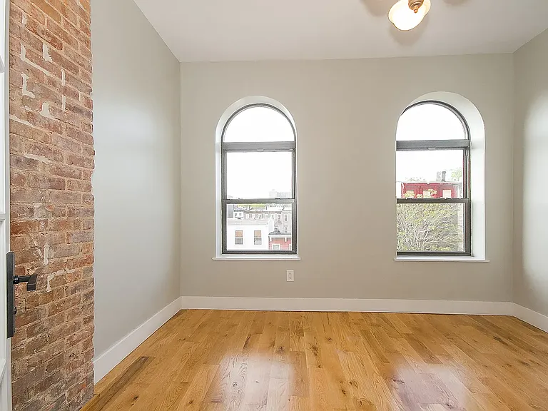162 Pulaski St #3L — Photo 16
