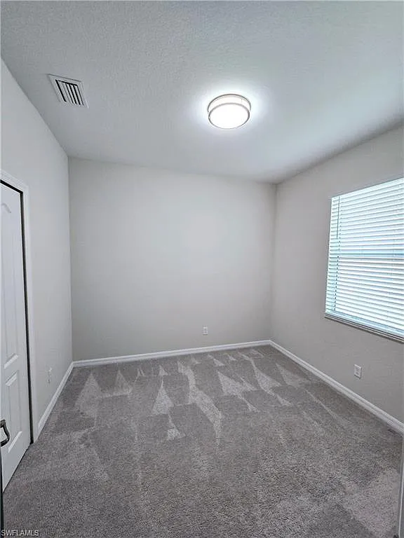 4 bed, 3.0 bath, 2032 sqft, $2,600 — Photo 2