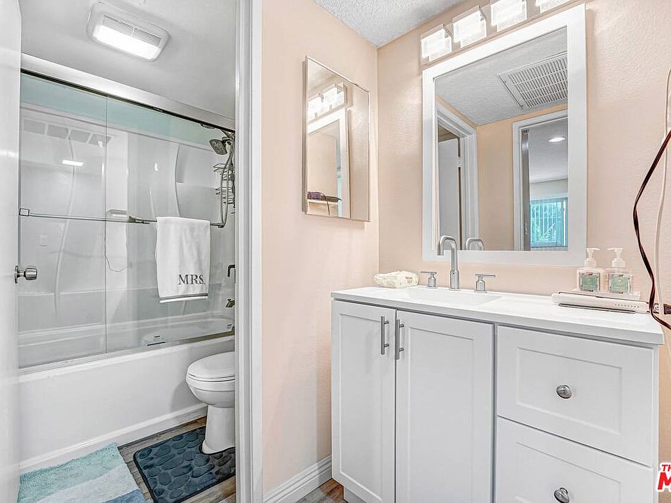 1st image of 21333 Lassen St Unit 8B