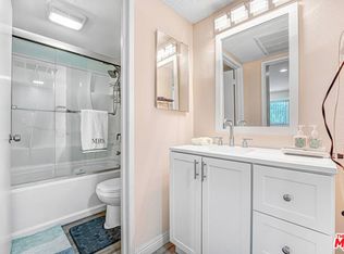 21333 Lassen St UNIT 8B, Chatsworth, CA 91311