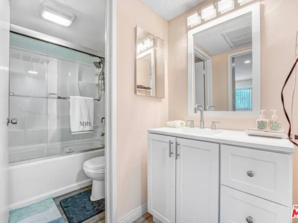 21333 Lassen St Unit 8B, Chatsworth, CA 91311