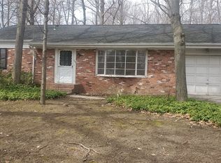 563 Sharon Dr, Rochester, NY 14626