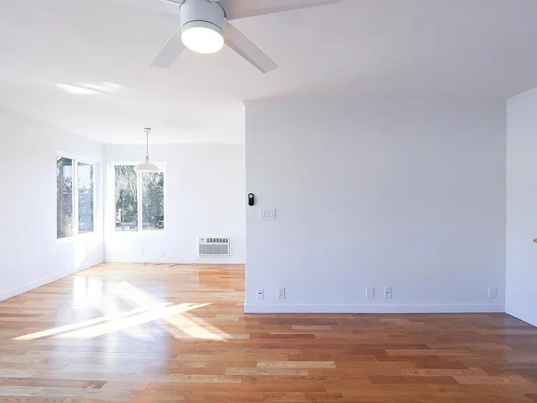 609 N Hayworth Ave #105 — Photo 14