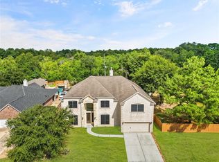 11226 N Country Club Green Dr, Tomball, TX 77375