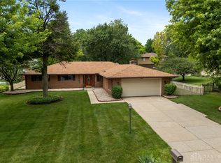 521 Park Ridge Dr, Dayton, OH 45459