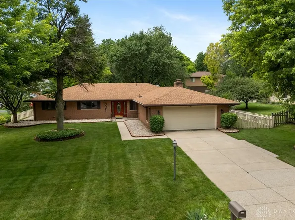 521 Park Ridge Dr, Dayton, OH 45459
