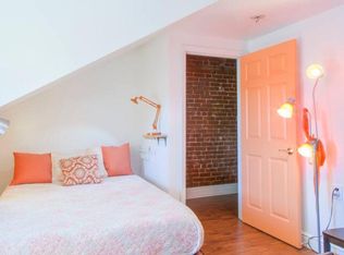 2008 Lowrie St, Pittsburgh, PA 15212