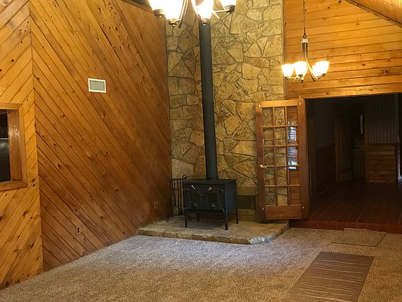 2nd image of 513 Western Hills Trl