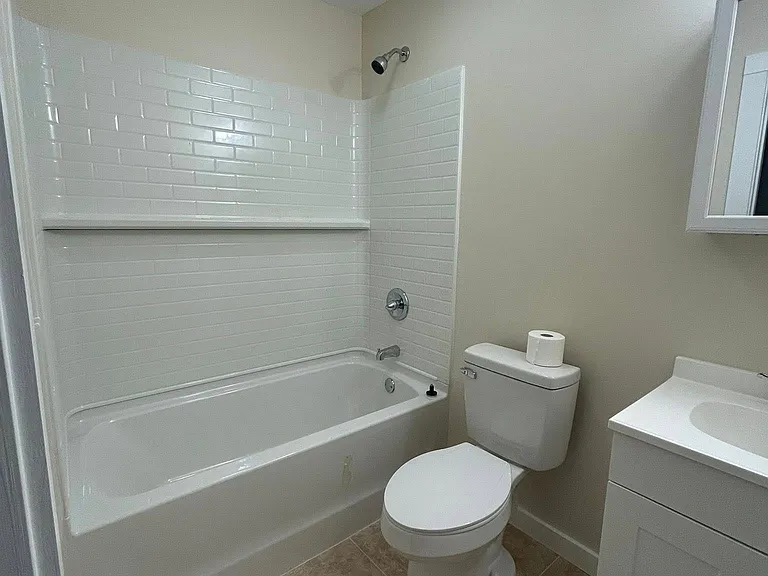 1946 Williams Dr — Photo 5