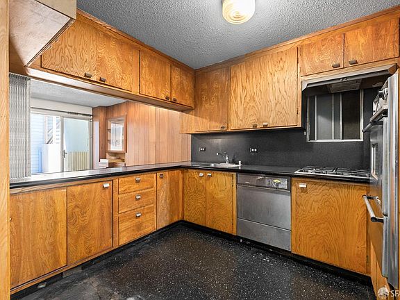 5th image of 1285 Pacific Ave