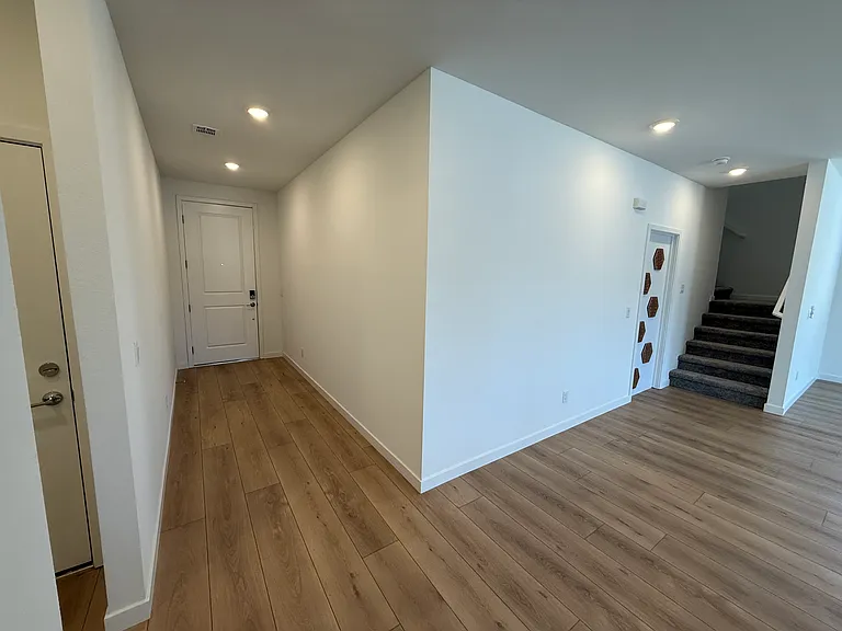 4185 Paragon Crest Ct — Photo 9