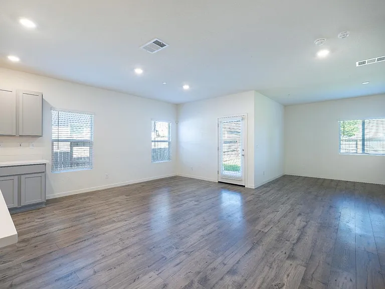 2057 Skipper Cove Way — Photo 4