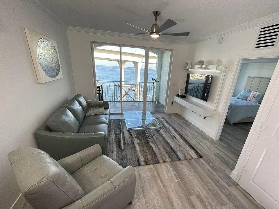 415 NW Flagler Ave