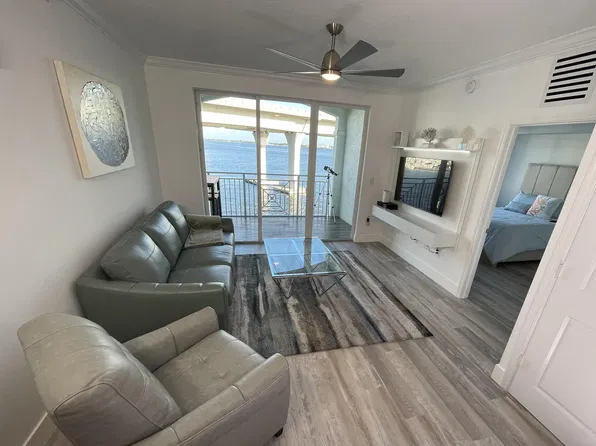 415 NW Flagler Ave, Stuart, FL 34994