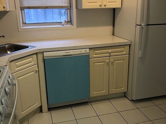 3rd image of 11048 72nd Ave #5