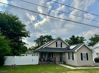 34 Girard Ave, Somerset, NJ 08873