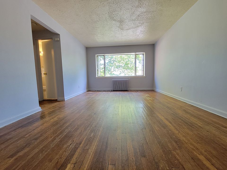 2nd image of 716 Sanford Ave #103E