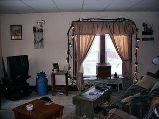 2nd image of 981 S Main St
