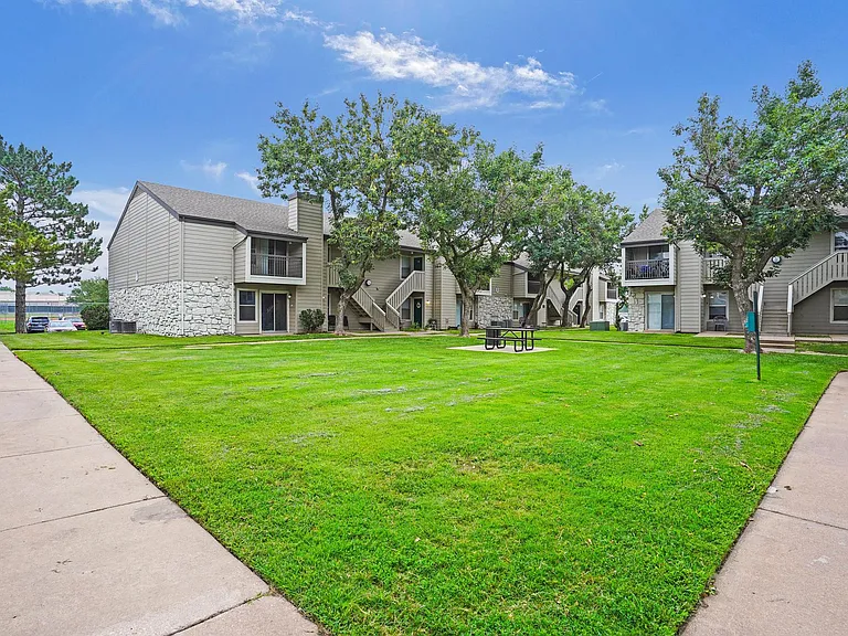 Aspen Park Apartments — Photo 21