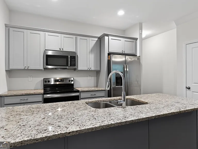 3122 Meadowstone Ln SW — Photo 5