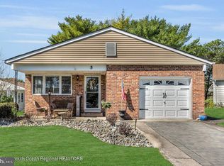 5 San Carlos Ct, Toms River, NJ 08757
