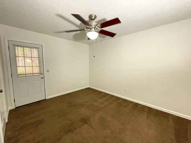 9048 Daisy Dallas Rd #B — Photo 7