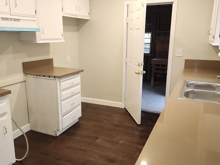 2231 Elton Ave — Photo 7