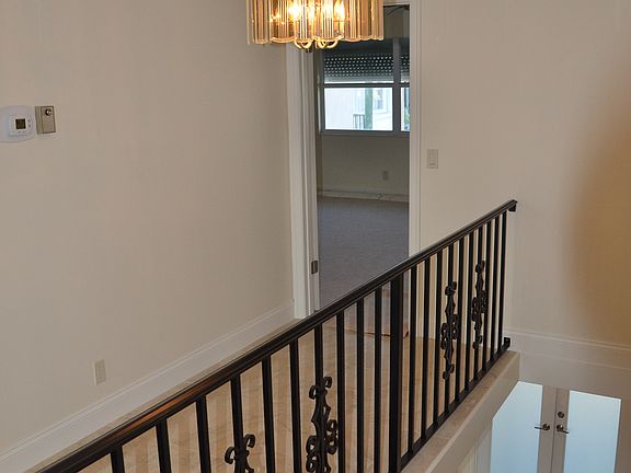 4th image of 230 Sunrise Ave #104