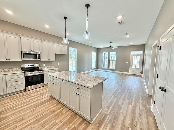 4th image of 25 Cheyenne Cir