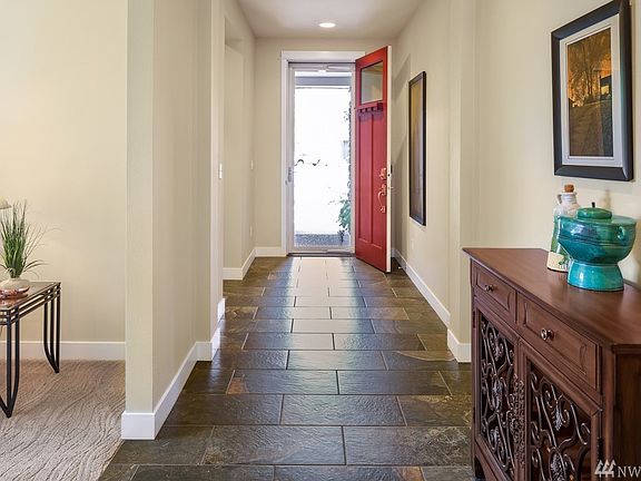 5th image of 14527 192nd Avenue Ct E