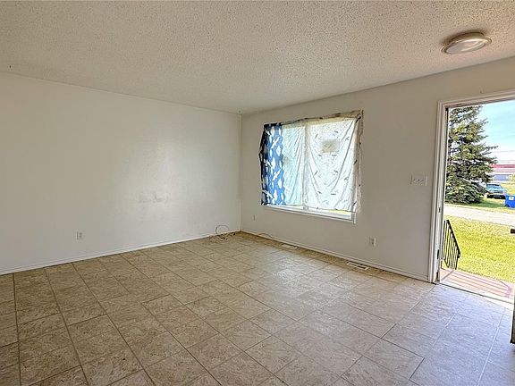 4th image of 206 6th St #378