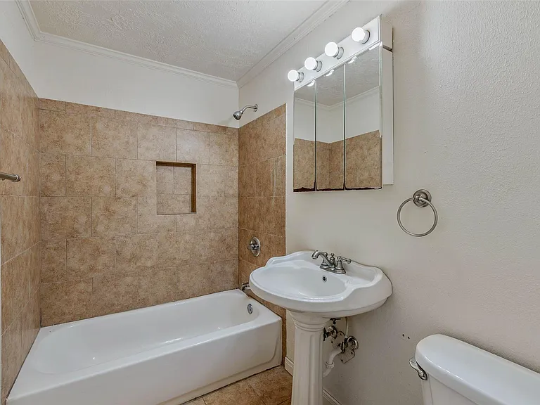 1116 Kettler St — Photo 14