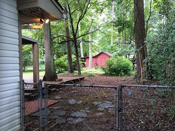 3rd image of 320 Kelly Dr