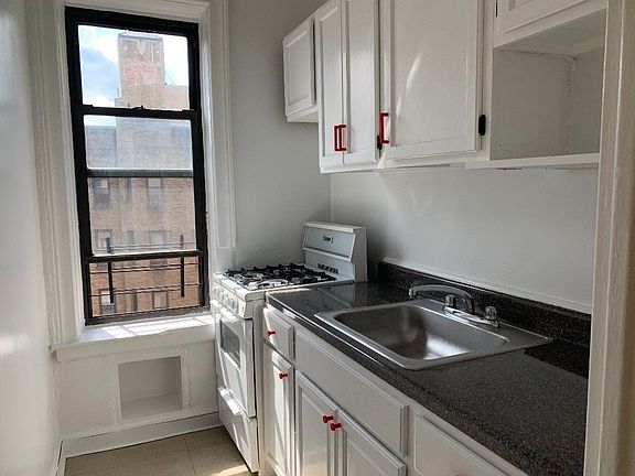 4th image of 14430 35th Ave APT B55