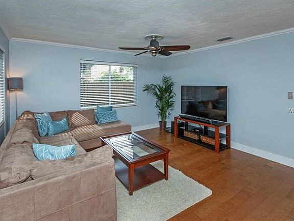 5th image of 210 S Lawsona Blvd