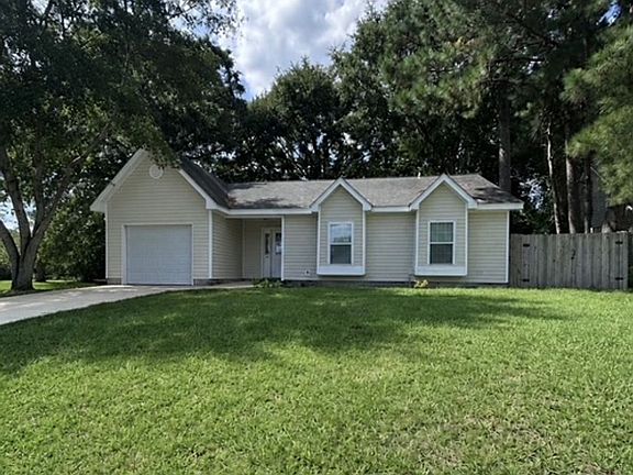 2nd image of 101 Cottonwood Ct