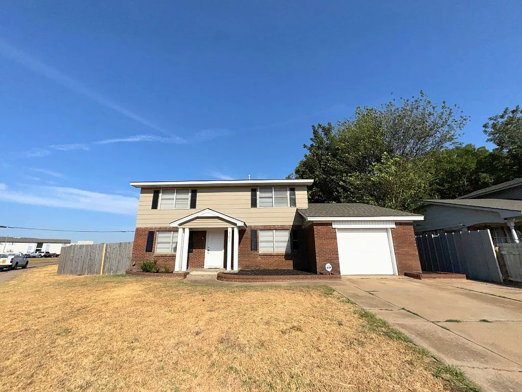 701 Northeast Katherine Pl. Oklahoma City OK 73114 — Photo 2