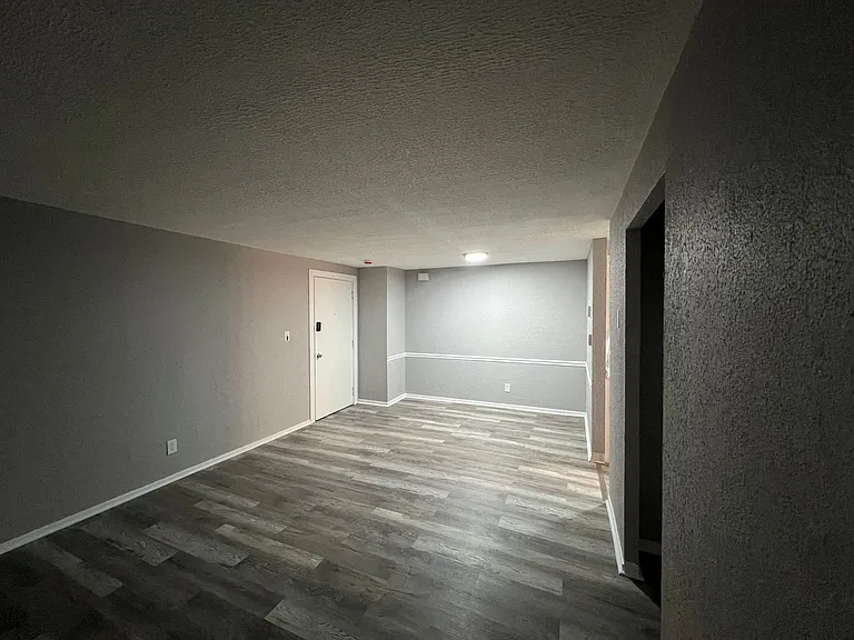 13420 Euclid Ave — Photo 41