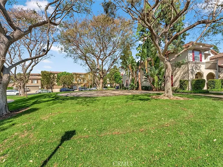 304 Birch Grv — Photo 40