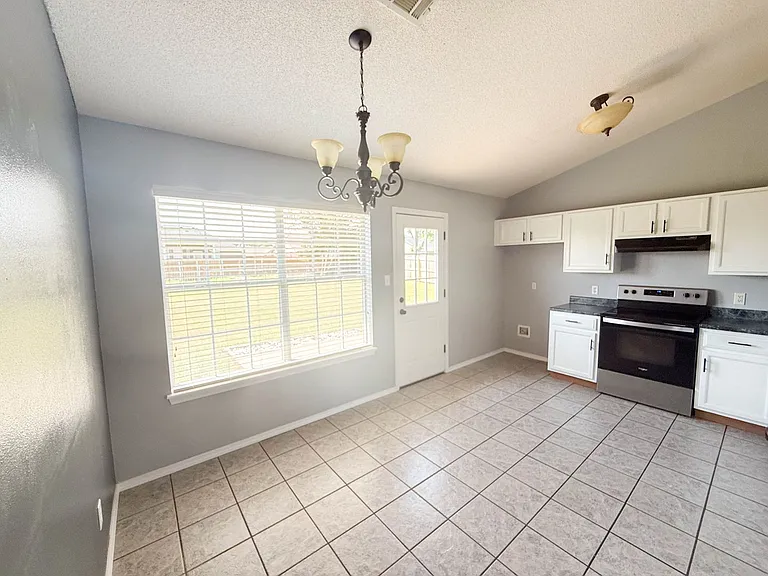 175 Ridgecrest Dr — Photo 6