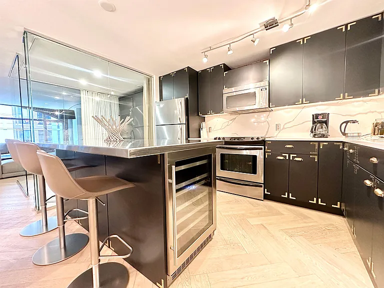 550 Beatty St #5-4 — Photo 12